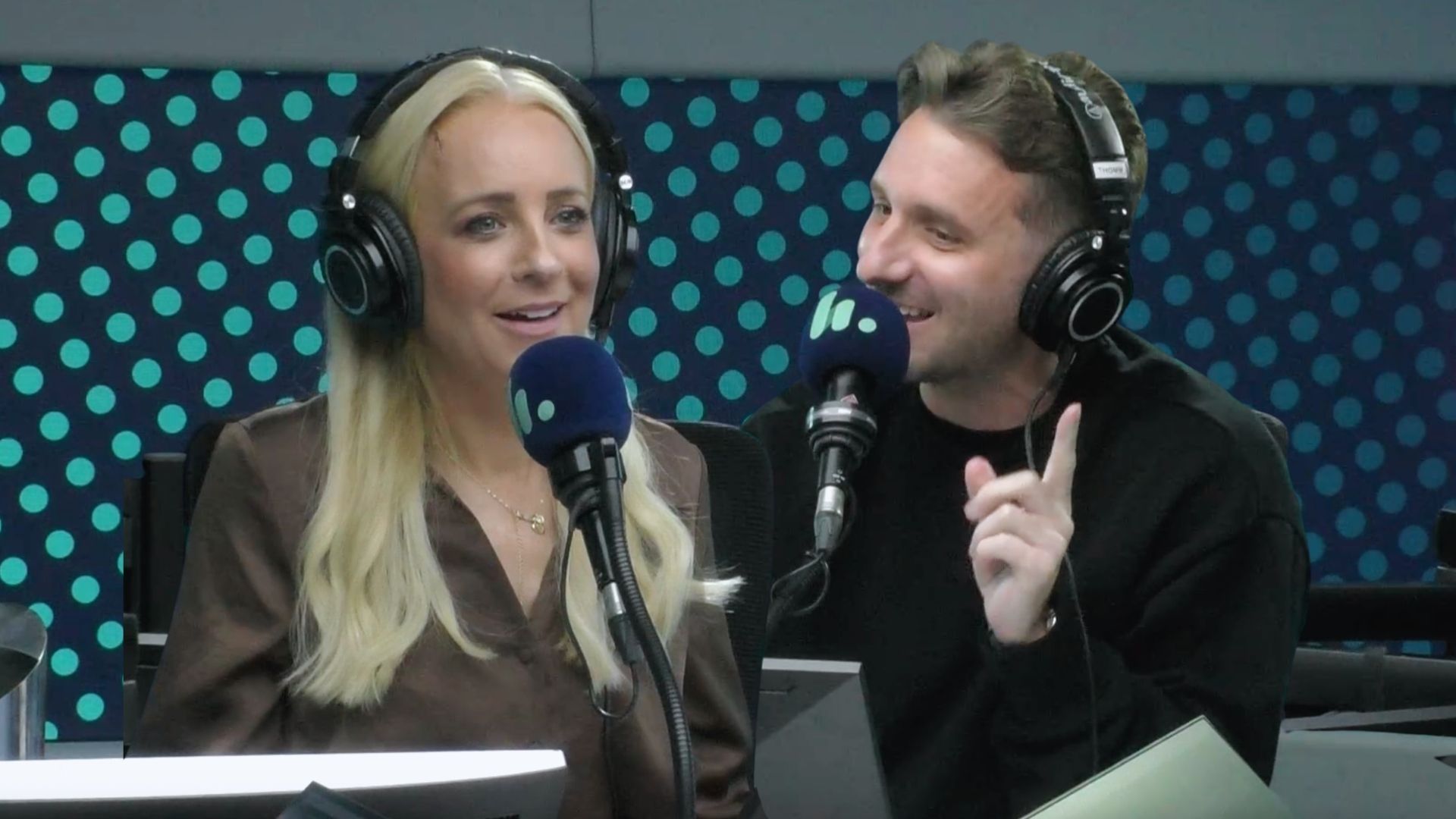 Carrie stages an intervention on Tommy!